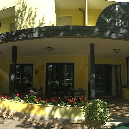 Hotel Laila Cesenatico Kültér fotó