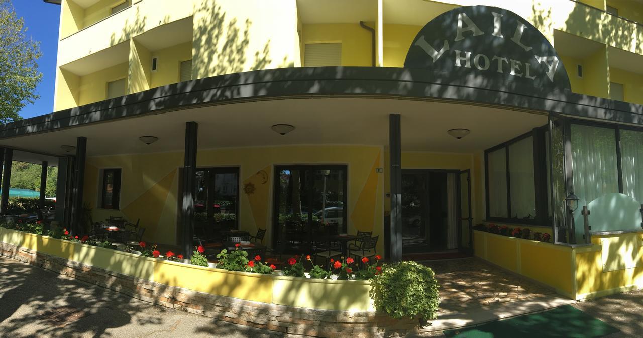 Hotel Laila Cesenatico Kültér fotó