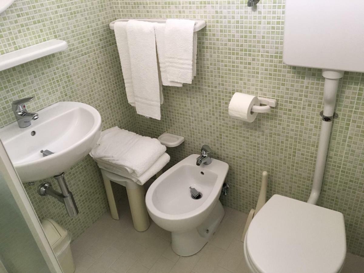 Hotel Laila Cesenatico Kültér fotó