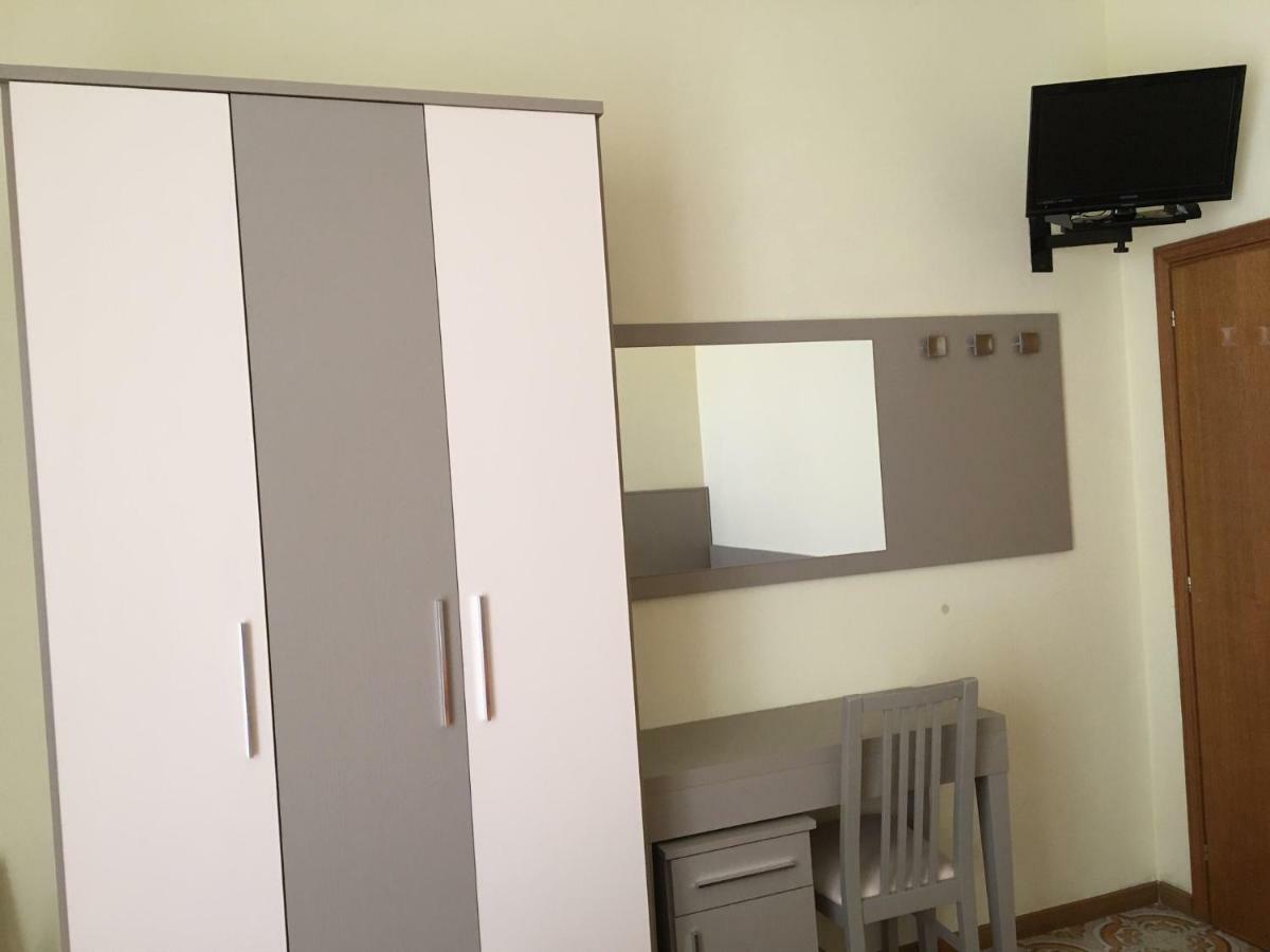 Hotel Laila Cesenatico Kültér fotó