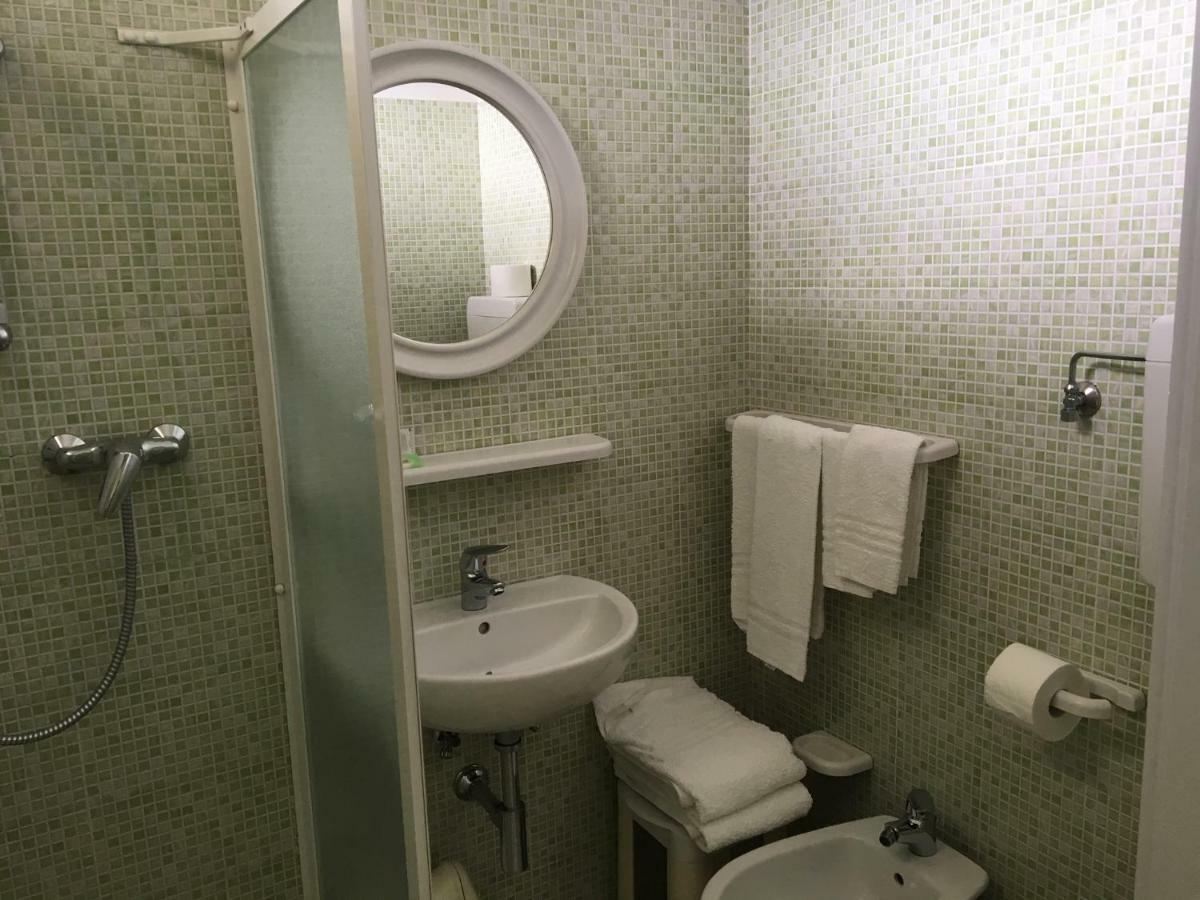 Hotel Laila Cesenatico Kültér fotó